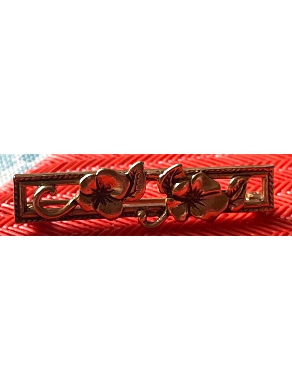 Vtg Avon Goldtone Floral Bar Brooch 1.5" Antique Look With Figural Flower Design